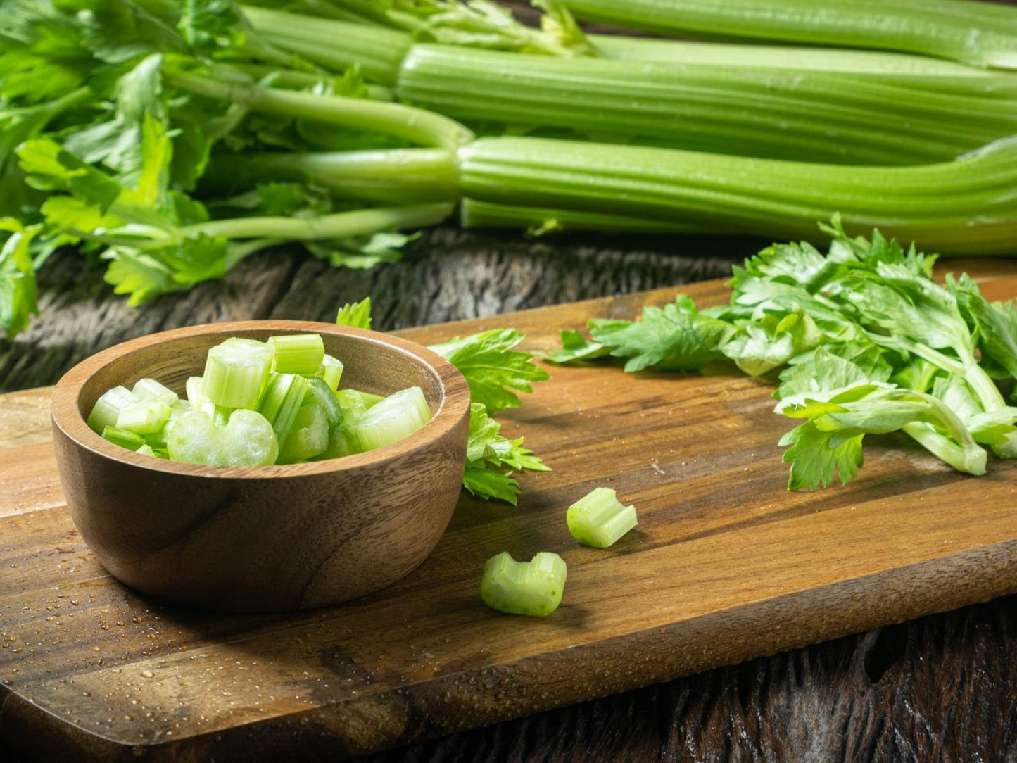 Freshly cut celery stalks, offering natural flavor and crunch, grown from carefully selected seeds available at Mojimall for maximum freshness.